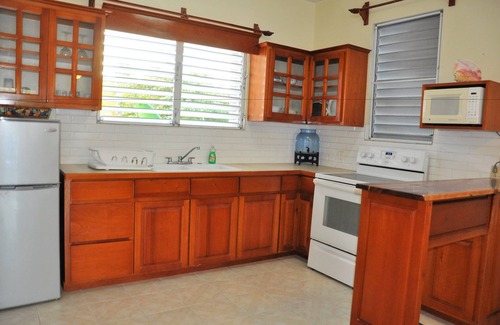 Caye Caulker Hotel | Rainbow Hotel