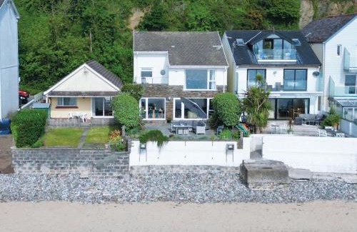 Saundersfoot House | Rainbow Leap - 5 Bed Holiday Home - Saundersfoot