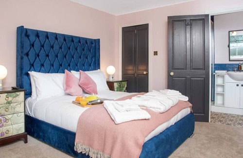 Ashford House | Rainford House - Luxury Rural Retreat With Hot Tub