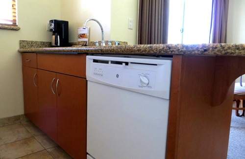 Las Vegas Apartment | Raintree At Polo Towers, Las Vegas