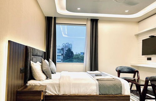 Greater Noida Hotel | Raksha Suites & Banquet Greater Noida