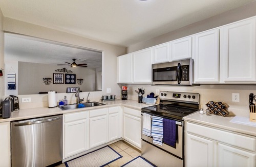 Mesa House | Raleigh - Vacation in Luxury!