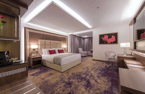Palestine Street Hotel | Ramada by Wyndham Continental Jeddah