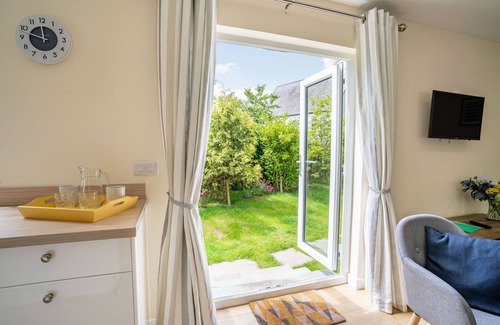 Jameston Cottage | RAMSEY LODGE (BIER WOOD LODGES), pet friendly in Manorbier