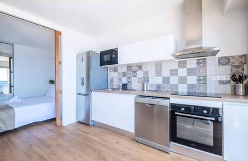 Pointe Croisette Apartment | RARE! 3P seafront