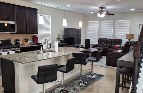 Austin House | Rare 4 Bedroom home minutes from restaurants and downtown entertainment