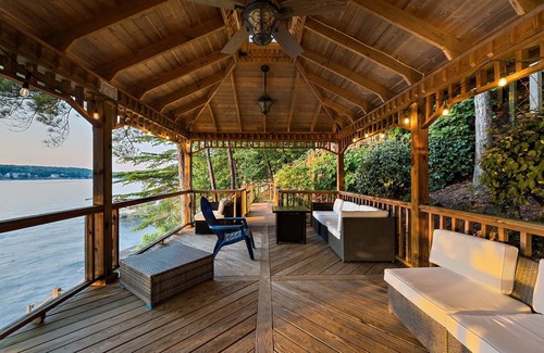 Jasper House | Rare Find! Relaxing Lake house, everything you need!