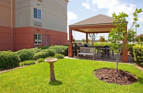 Westchase House | Rare Gem! FREE Parking, Pets Allowed, Close to Harwin Drive Shopping District!