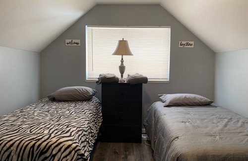 Ypsilanti House | RARE Remodeled 4 Bedroom Home - Ypsi/AnnArbor