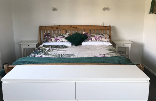 Raumati Beach House | Raumati Beach Gemn