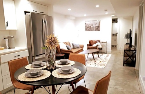 University District House | Ravenna Chic Escape/8 mins from UW/N Seattle by Zen Living