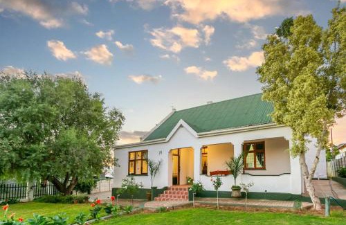 Oudtshoorn Villa | Ravenscliff Villa