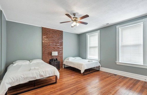 Benton Park Condo | Ravishing Second Floor Unit in STL (2E)