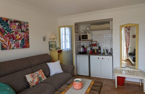 Giens Apartment | Ravissant Studio Très Bien Équipé à 100 m de la Plage !