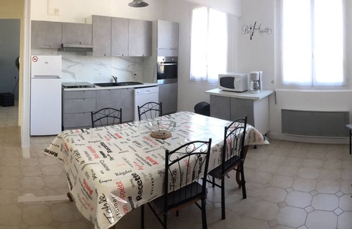 Saint-Hippolyte House | Renovated and air-conditioned house for 6 people near the sea