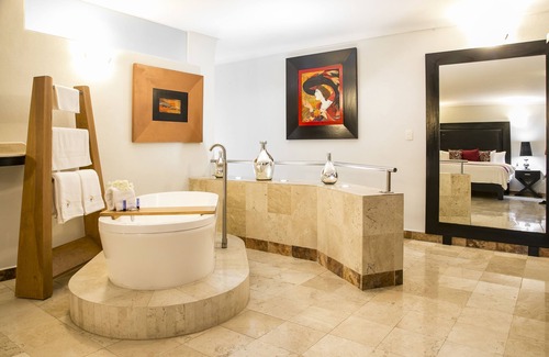 Leon Hotel | Real de Minas Poliforum