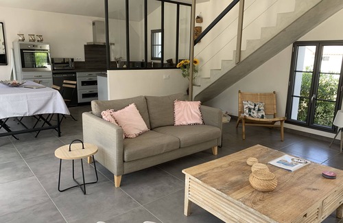 L'Epine House | Recent house built in 2016, 600m from the beach.