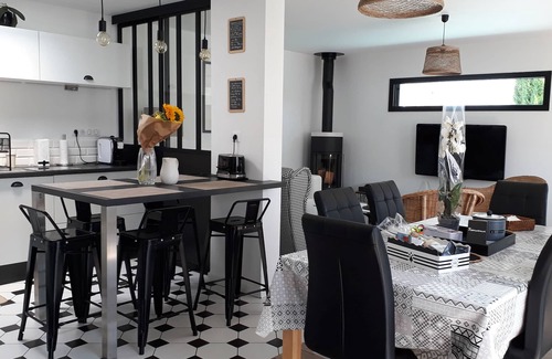Vannes House | RECENT MODERN HOUSE TOWN CENTER