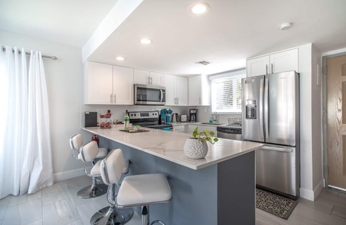 Seven Mile Beach Apartment | Recent Renovated Apartment in Seven Mile Beach