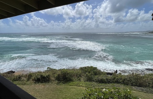 Wailua House Lots Condo | Recently Fully Renovated-Oceanfront, Top floor, Million Dollar View, Sleeps - 2