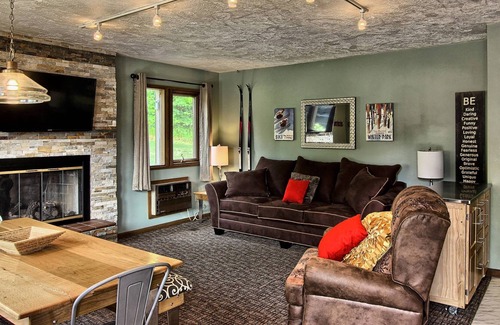 Boyne Falls Villa | Recently Remodeled 3 Bedroom, 2 Bath Mountain Villa Condo #365S