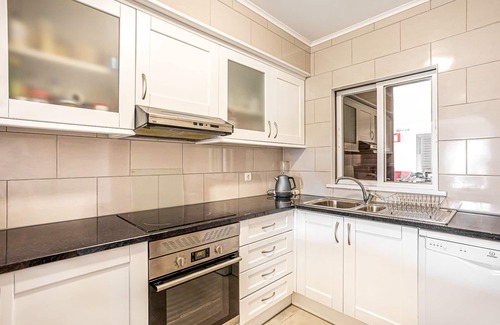 Alpouvar Apartment | Recently Renovated Ground Floor Apartment, 2 new Bathrooms with walk in showers