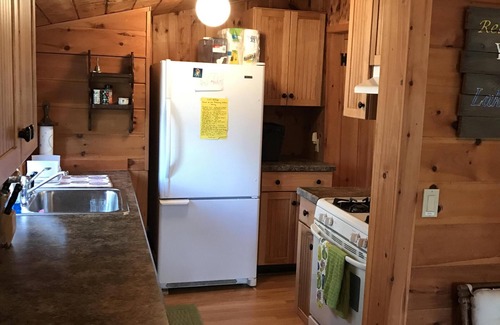 Great Barrington Cabin | Recently Renovated, steps to Lake Buel, close to Great Barrington & Stockbridge