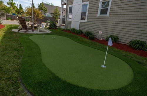 Rehoboth Beach Condo | Recently Updated 3BR Condo Pet Friendly w/Parking
