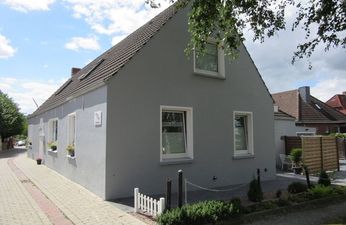 Emden Apartment | Recreation in a cottage on the dike in Emden (North Sea, East Frisia)