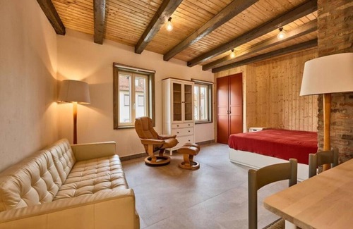 Sulzbach an der Murr Apartment | Red apartment