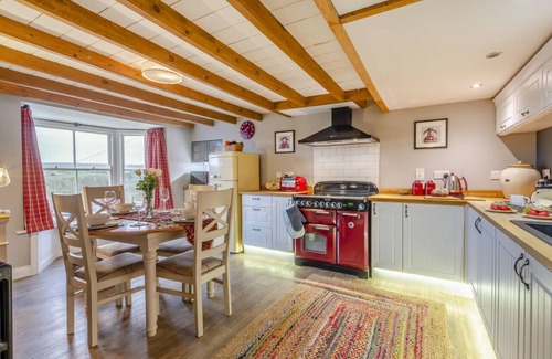 Ainthorpe House | Red Briar House - Three Bedroom House, Sleeps 6