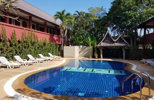 Chang Khlan Hostel | Red Brick