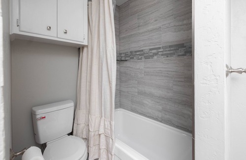 Amarillo House | Red Door Retreat