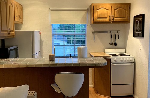 Davie Apartment | Red Door Retreat