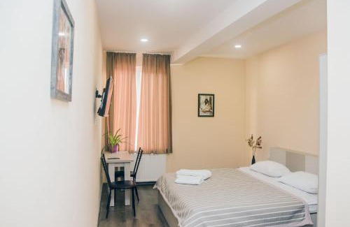Tbilisi Bed & Breakfast | Red Hotel