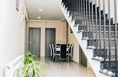 Tbilisi Bed & Breakfast | Red Hotel