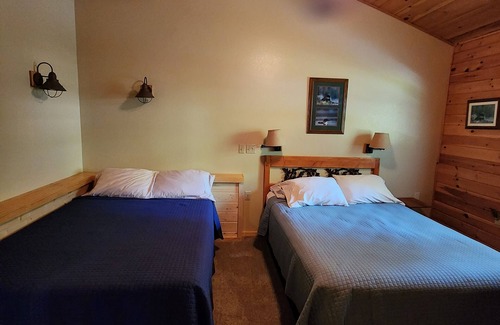 Chief Lake Resort | Red Oak Cabin- Cabin on the Chippewa Flowage within a Resort