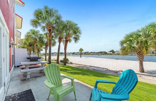 Sunset Pass House | Red Retreat