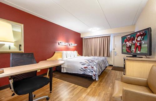 Cranberry Township Hotel | Red Roof Inn Pittsburgh North Cranberry Township