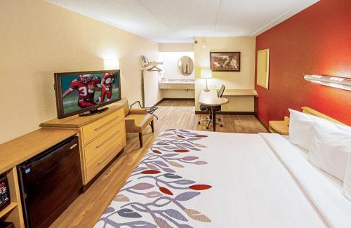 Cranberry Township Hotel | Red Roof Inn Pittsburgh North Cranberry Township