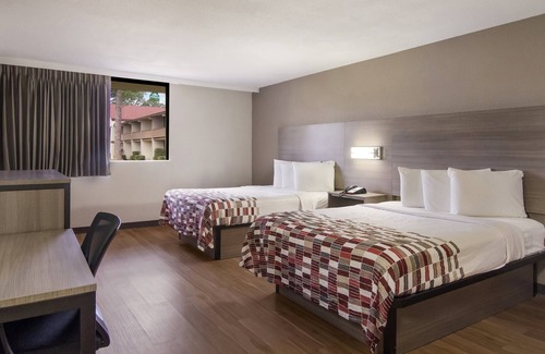 Dock Junction Hotel | Red Roof Inn & Suites Brunswick I-95