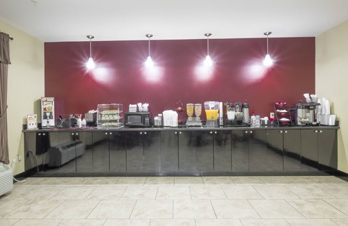 Lake Charles Hotel | Red Roof Inn & Suites Lake Charles