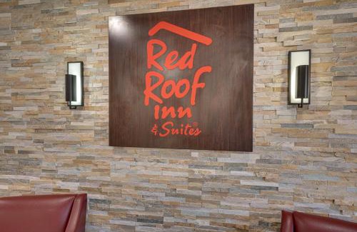 Middletown Hotel | Red Roof Inn & Suites Newport - Middletown, RI