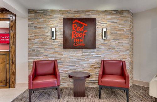 Middletown Hotel | Red Roof Inn & Suites Newport - Middletown, RI
