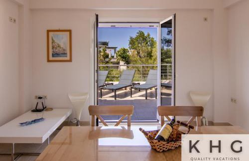 Kefalonia Apartment | Red Sand Apartment #1 & #2, 1 minute from Megas Lakos beach