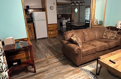 Mount Ida House | Redbud Roost-2 Bedroom Getaway