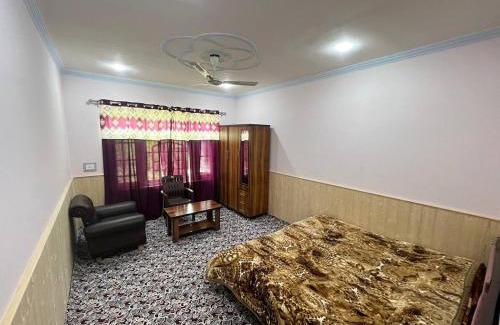 Nishat-Shalimar House | Redbury Homestay