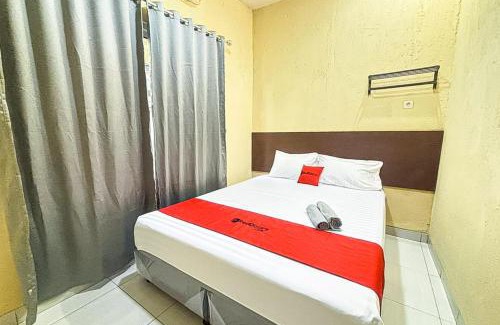 Karawaci Hotel | RedDoorz near RS Hermina Tangerang