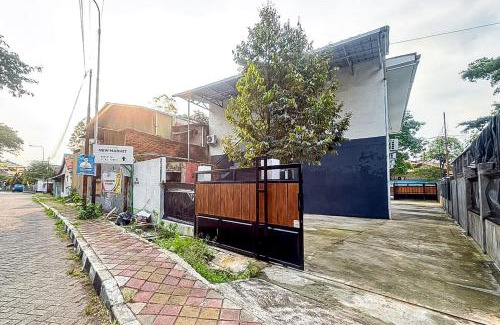 Karawaci Hotel | RedDoorz near RS Hermina Tangerang