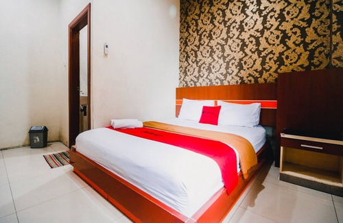 Panakkukang Hotel | RedDoorz Plus @ Grand City Inn